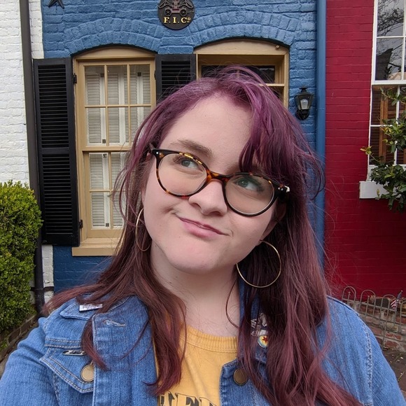 Meet your Posher, Hannah - Picture 1 of 1